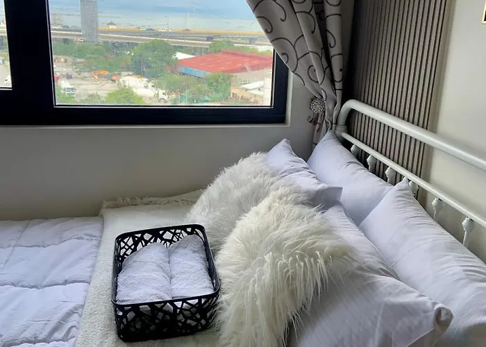 Relaxing 2br With Free Parking - Bay & Views *