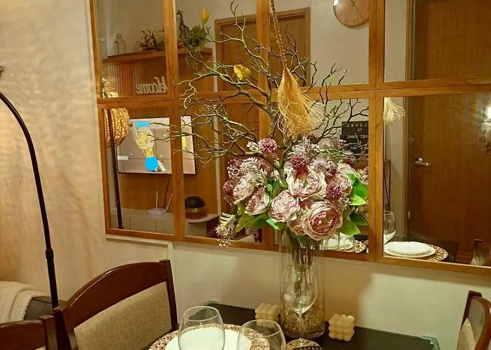 Relaxing 2br With Free Parking - Bay & Views *